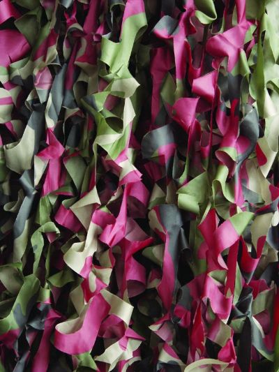 83309109 - Filet de camouflage mod&egrave;le Balkan 600 x 300cm cinq couleurs: noir / marron / sable / kaki / rouge.